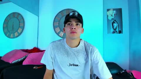 Snapshot of mike_0233 chatting on 01-21-25, 04:32 Mike 0233 online show from 01-21-25, 04:32