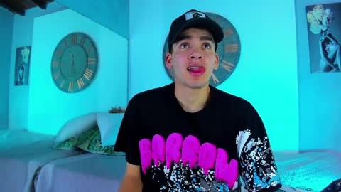 Snapshot of mike_0233 chatting on 01-23-25, 04:19 Mike 0233 online show from 01-23-25, 04:19