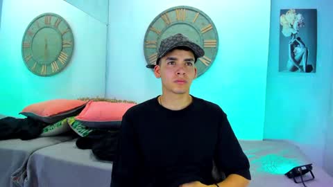 Snapshot of mike_0233 chatting on 01-28-25, 04:39 Mike 0233 online show from 01-28-25, 04:39