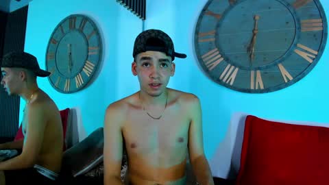 Snapshot of mike_0233 chatting on 02-01-25, 10:05 Mike 0233 online show from 02-01-25, 10:05