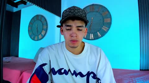 Snapshot of mike_0233 chatting on 02-02-25, 03:43 Mike 0233 online show from 02-02-25, 03:43