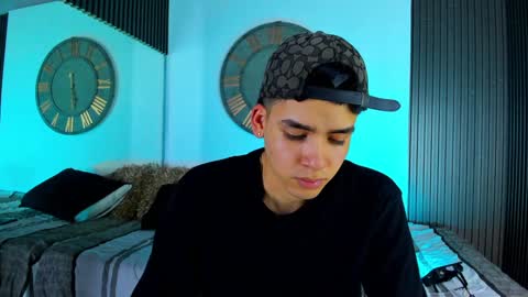 Snapshot of mike_0233 chatting on 02-04-25, 03:54 Mike 0233 online show from 02-04-25, 03:54