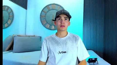 Snapshot of mike_0233 chatting on 02-06-25, 03:59 Mike 0233 online show from 02-06-25, 03:59