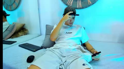 Snapshot of mike_0233 chatting on 02-06-25, 07:02 Mike 0233 online show from 02-06-25, 07:02