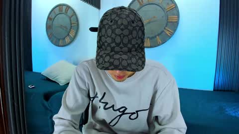 Snapshot of mike_0233 chatting on 02-08-25, 03:52 Mike 0233 online show from 02-08-25, 03:52