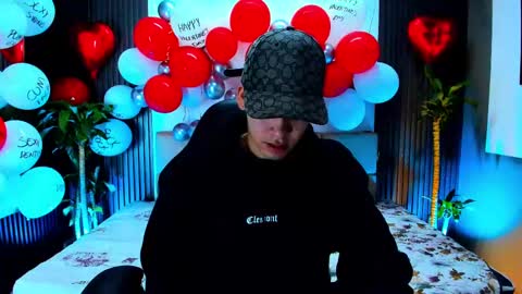 Snapshot of mike_0233 chatting on 02-16-25, 05:59 Mike 0233 online show from 02-16-25, 05:59