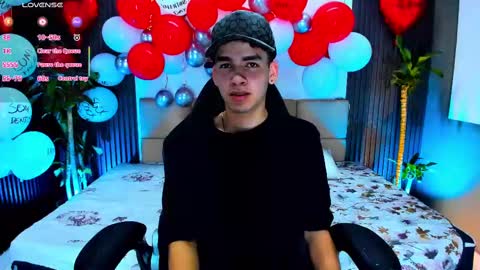 Snapshot of mike_0233 chatting on 02-16-25, 09:04 Mike 0233 online show from 02-16-25, 09:04