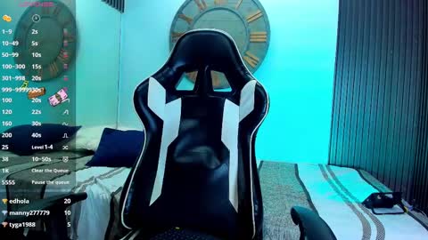 Snapshot of mike_0233 chatting on 02-20-25, 07:12 Mike 0233 online show from 02-20-25, 07:12