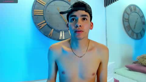 Snapshot of mike_0233 chatting on 02-21-25, 08:29 Mike 0233 online show from 02-21-25, 08:29