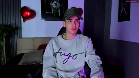 Snapshot of mike_0233 chatting on 02-25-25, 04:24 Mike 0233 online show from 02-25-25, 04:24