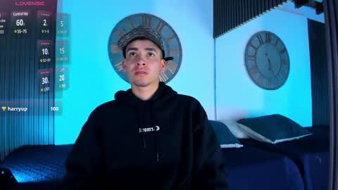 Snapshot of mike_0233 chatting on 03-05-25, 03:40 Mike 0233 online show from 03-05-25, 03:40