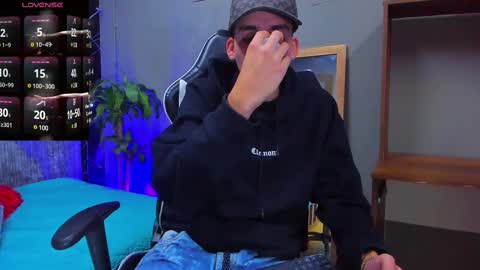 Snapshot of mike_0233 chatting on 03-09-25, 04:27 Mike 0233 online show from 03-09-25, 04:27