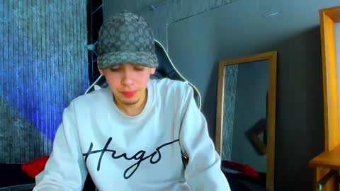 Snapshot of mike_0233 chatting on 03-11-25, 04:10 Mike 0233 online show from 03-11-25, 04:10