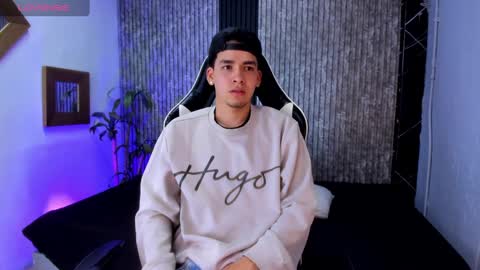 Snapshot of mike_0233 chatting on 09-26-25, 05:11 Mike 0233 online show from 09-26-25, 05:11