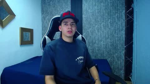 Snapshot of mike_0233 chatting on 11-28-25, 04:26 Mike 0233 online show from 11-28-25, 04:26