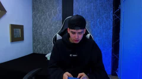 Mike 0233 online show from 12-17-25, 04:07