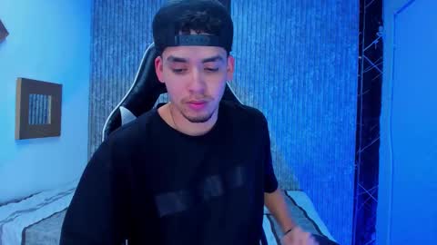 Mike 0233 online show from 01-08-26, 03:53