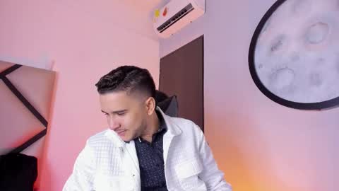 Snapshot of mike_256 chatting on 11-19-25, 11:54 Mike online show from 11-19-25, 11:54