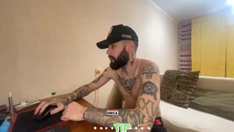 Snapshot of mike_and_anna_ chatting on 11-18-25, 01:44 Mike and anna online show from 11-18-25, 01:44