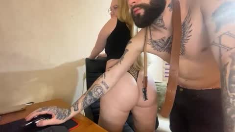 Snapshot of mike_and_anna_ chatting on 01-06-26, 08:45 Mike and anna online show from 01-06-26, 08:45