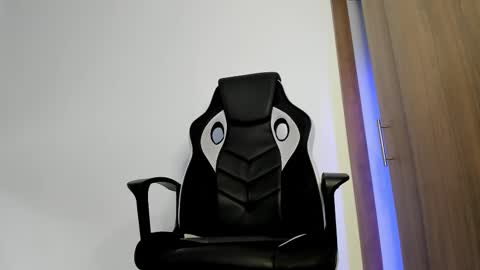 Snapshot of mike_belle chatting on 01-13-26, 03:39 Mike Belle online show from 01-13-26, 03:39