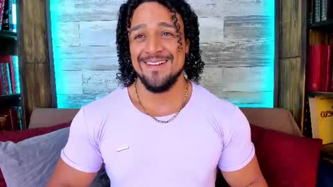 Snapshot of mike_estevess chatting on 06-19-26, 07:56 online show from 06-19-26, 07:56