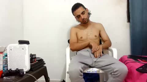 Snapshot of mike_leonrey22 chatting on 11-25-25, 12:10 mike_leonrey22 online show from 11-25-25, 12:10