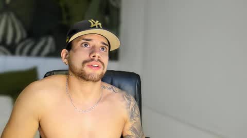 Snapshot of mike_montoya chatting on 11-27-25, 01:40 Mike Montoya online show from 11-27-25, 01:40