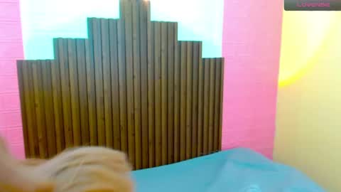 Snapshot of mike_nour chatting on 12-14-24, 09:35 IM MIKE online show from 12-14-24, 09:35