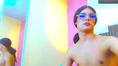 Snapshot of mike_nour chatting on 12-16-24, 02:25 IM MIKE online show from 12-16-24, 02:25