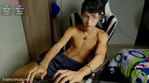 Snapshot of mike_pineapple chatting on 07-02-26, 03:45 Mike Pineapple online show from 07-02-26, 03:45