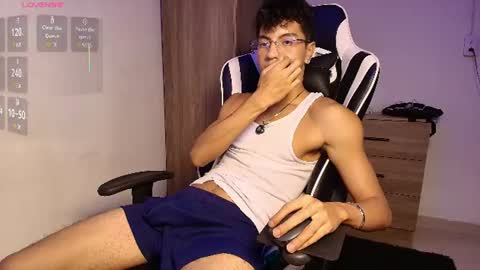 Snapshot of mike_pineapple chatting on 07-16-26, 03:56 Mike Pineapple online show from 07-16-26, 03:56