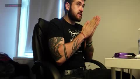 Snapshot of mike_platano chatting on 09-29-25, 06:07 MIKE PLATANO online show from 09-29-25, 06:07