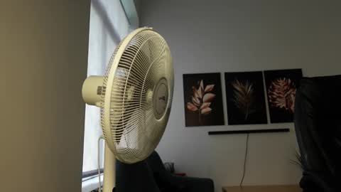 Snapshot of mike_platano chatting on 10-04-25, 01:53 MIKE PLATANO online show from 10-04-25, 01:53