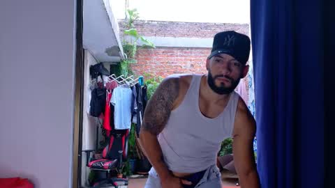 Snapshot of mike_savage3 chatting on 12-02-25, 12:43 Mike online show from 12-02-25, 12:43