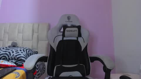 Snapshot of mikebradley15 chatting on 01-08-26, 07:27 mikebradley15 online show from 01-08-26, 07:27