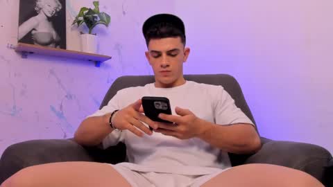 Snapshot of mikecooper_ chatting on 02-11-25, 11:32 Mike Cooper online show from 02-11-25, 11:32