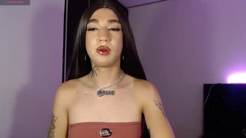 Snapshot of mikee_g chatting on 01-03-25, 04:22 ZARA BLARE online show from 01-03-25, 04:22