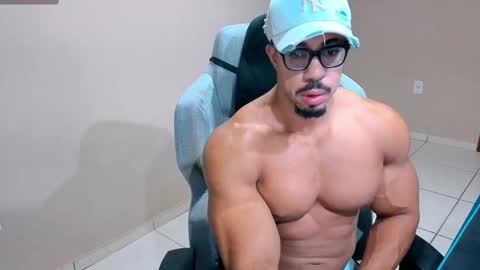 Snapshot of mikehotk chatting on 11-08-25, 11:10 mikehotk online show from 11-08-25, 11:10