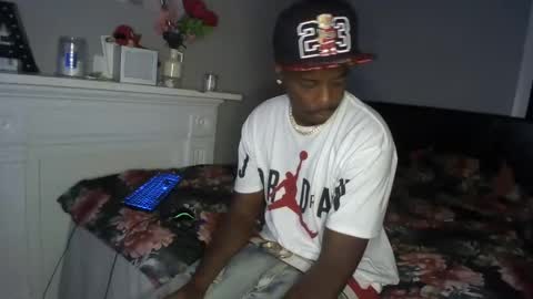 Snapshot of mikejones1415 chatting on 11-16-25, 11:43 mike jones online show from 11-16-25, 11:43