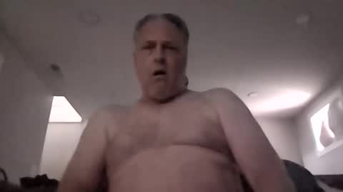 Snapshot of mikelikesicet chatting on 04-23-26, 06:32 Imagunnabust online show from 04-23-26, 06:32
