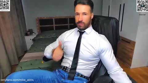 Mike    online show from 12-03-25, 01:31