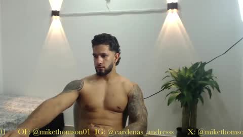 Snapshot of mikethomson01 chatting on 04-06-26, 02:53 Mike online show from 04-06-26, 02:53