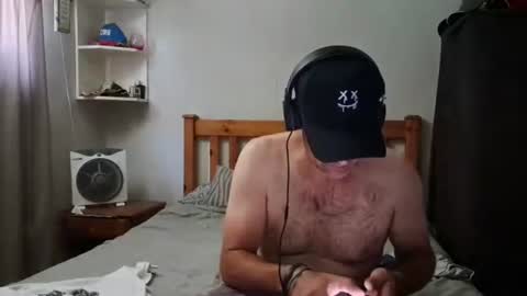 Snapshot of mikeundies chatting on 05-13-26, 07:17 mikeundies online show from 05-13-26, 07:17