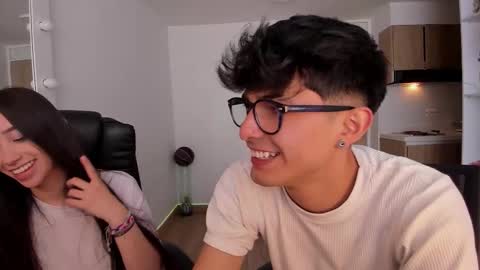 Snapshot of mikeyvioleta chatting on 10-12-25, 06:18 VIOLETAMIKE online show from 10-12-25, 06:18