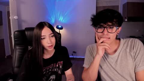 Snapshot of mikeyvioleta chatting on 11-26-25, 10:33 VIOLETAMIKE online show from 11-26-25, 10:33