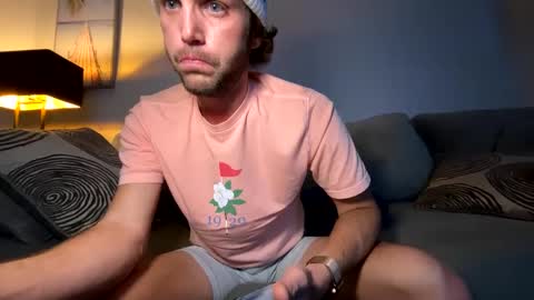 Snapshot of mikeywhite123 chatting on 03-06-25, 04:52 mikeywhite123 online show from 03-06-25, 04:52