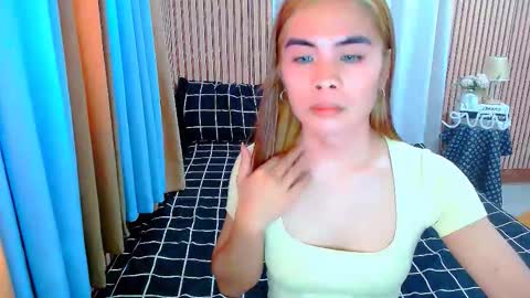 Snapshot of mikhayla_and_zeus_room chatting on 09-09-25, 04:23 Mikhayla and Zeus online show from 09-09-25, 04:23