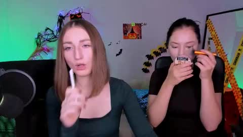 Snapshot of miki_nikki chatting on 10-23-25, 06:13 Miki online show from 10-23-25, 06:13