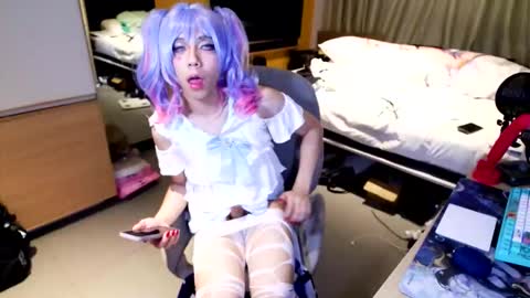 Snapshot of mikiraa chatting on 09-17-25, 02:30 - online show from 09-17-25, 02:30